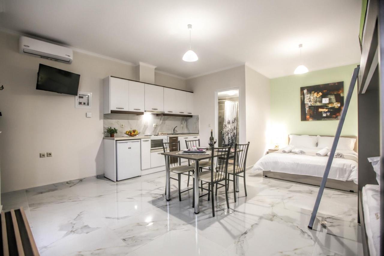 Del Sol #2 Meteora Luxurious Family Suites Kalampaka Exteriör bild