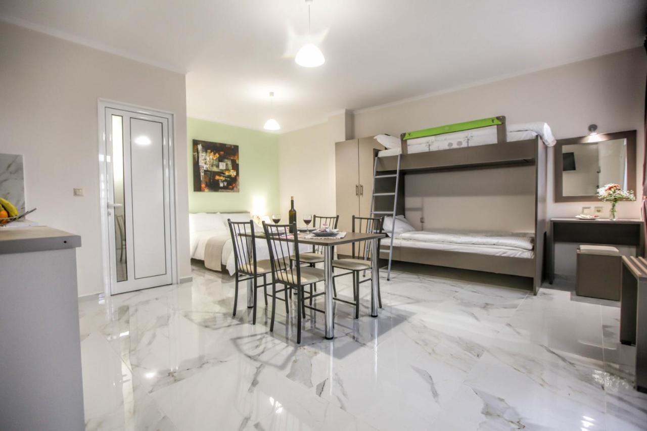 Del Sol #2 Meteora Luxurious Family Suites Kalampaka Exteriör bild