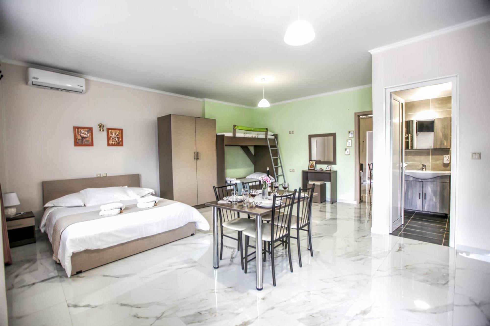 Del Sol #2 Meteora Luxurious Family Suites Kalampaka Exteriör bild